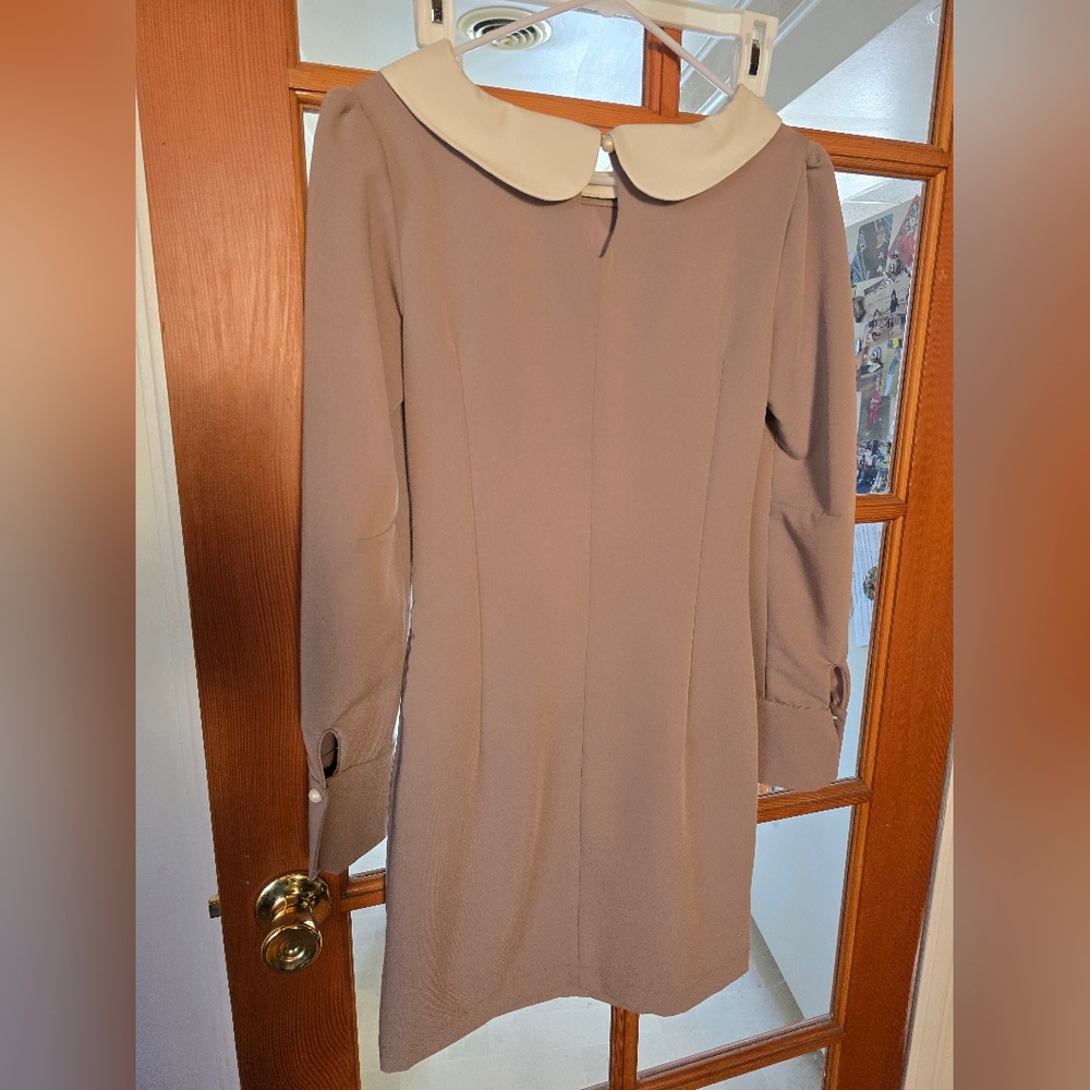 EMO Vintage Tan And White Peter Pan Colar Dress - Picture 2 of 6